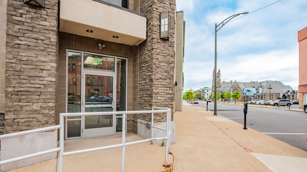 300 Market St, Williamsport, PA for lease - Building Photo - Image 3 of 15