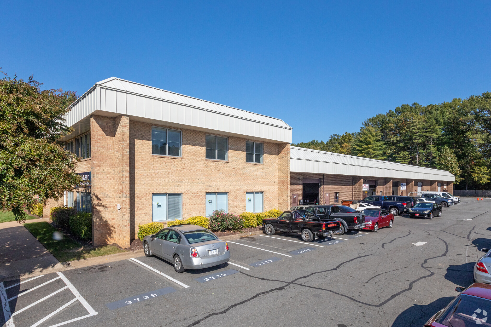 3729-3739 Pickett Rd, Fairfax, VA for lease Building Photo- Image 1 of 8