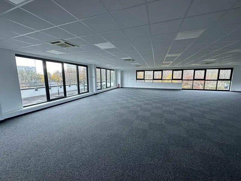 Office in Schiltigheim for lease Interior Photo- Image 1 of 9