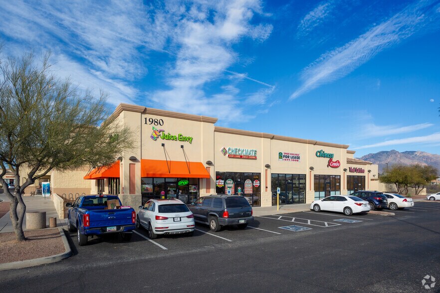2040 W Orange Grove Rd, Tucson, AZ à louer - Photo du bâtiment - Image 2 de 5