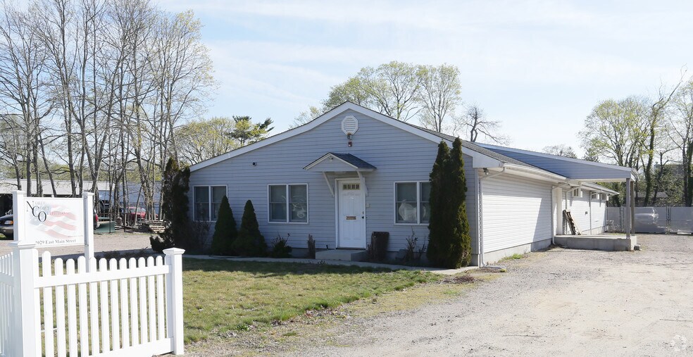 1029 E Main St, Riverhead, NY à vendre - Photo principale - Image 1 de 1