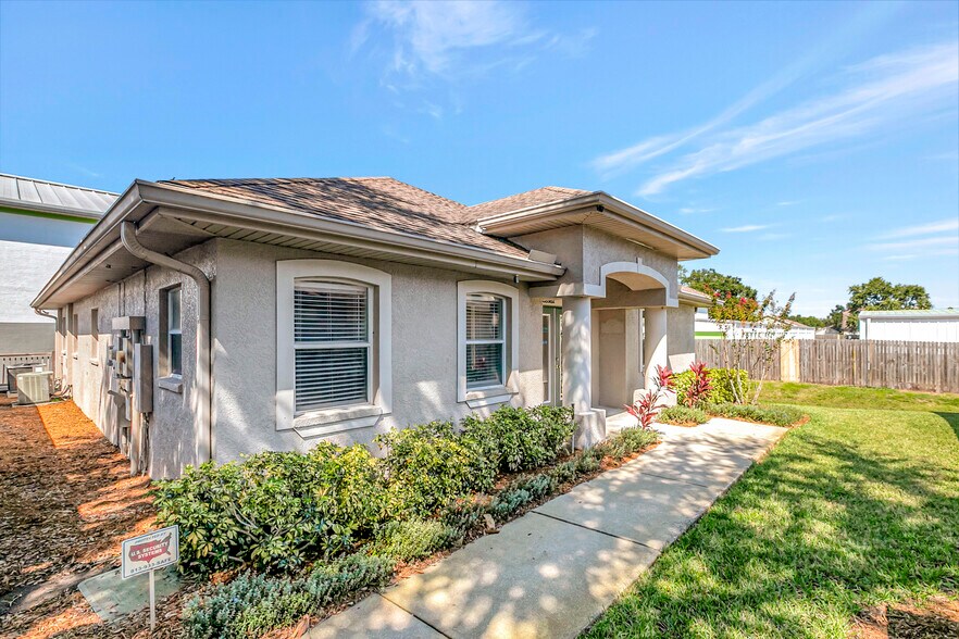 28953 Wesley Chapel Blvd, Wesley Chapel, FL à louer - Photo du bâtiment - Image 2 de 24