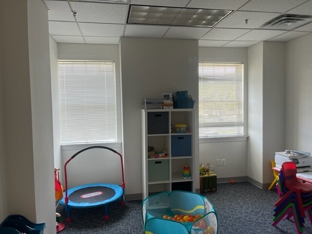 101 Charles St, La Plata, MD à louer - Photo intérieure - Image 2 de 20