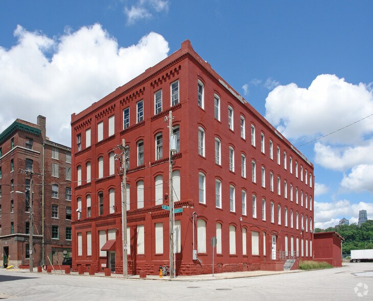 1317 W 13th Ter, Kansas City, MO à louer - Photo principale - Image 2 de 7