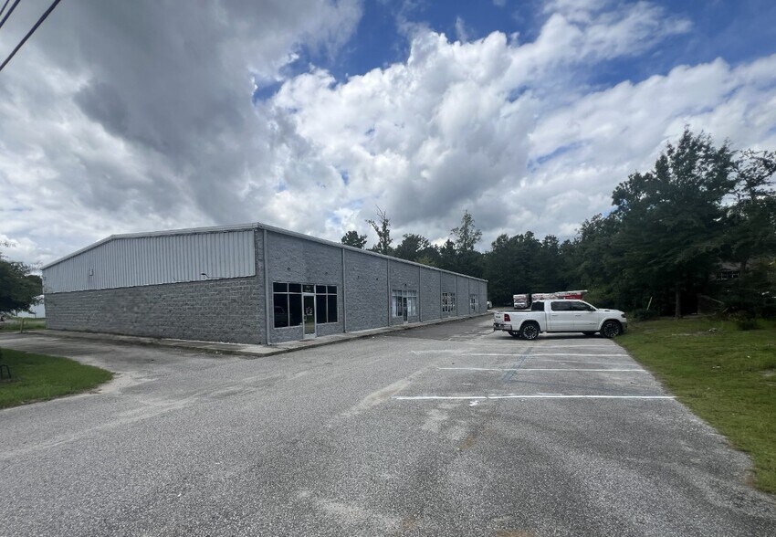 3792 Ladson Rd, Ladson, SC à louer - Photo du bâtiment - Image 2 de 7
