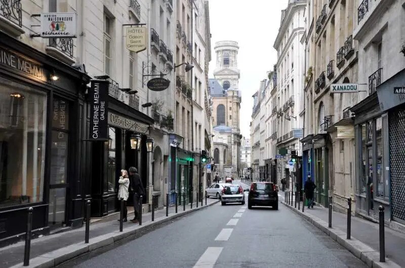 Rue Saint-Sulpice, Paris for lease - Building Photo - Image 1 of 2
