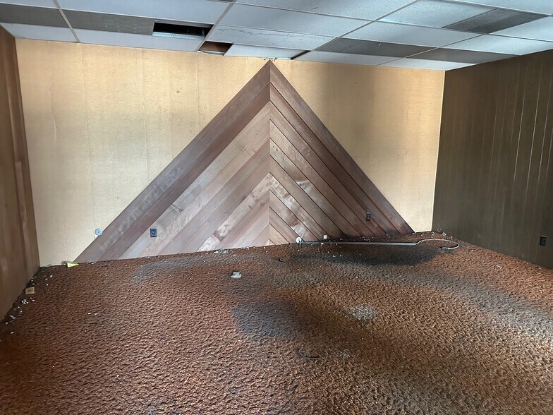 622 W 1st St, Julesburg, CO à vendre - Photo du bâtiment - Image 3 de 33