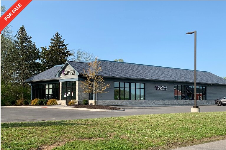 7165 Buckley Rd, Liverpool, NY à vendre Photo du bâtiment- Image 1 de 24