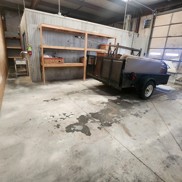2306 Skyvue Ln, Manhattan, KS for lease - Interior Photo - Image 3 of 8