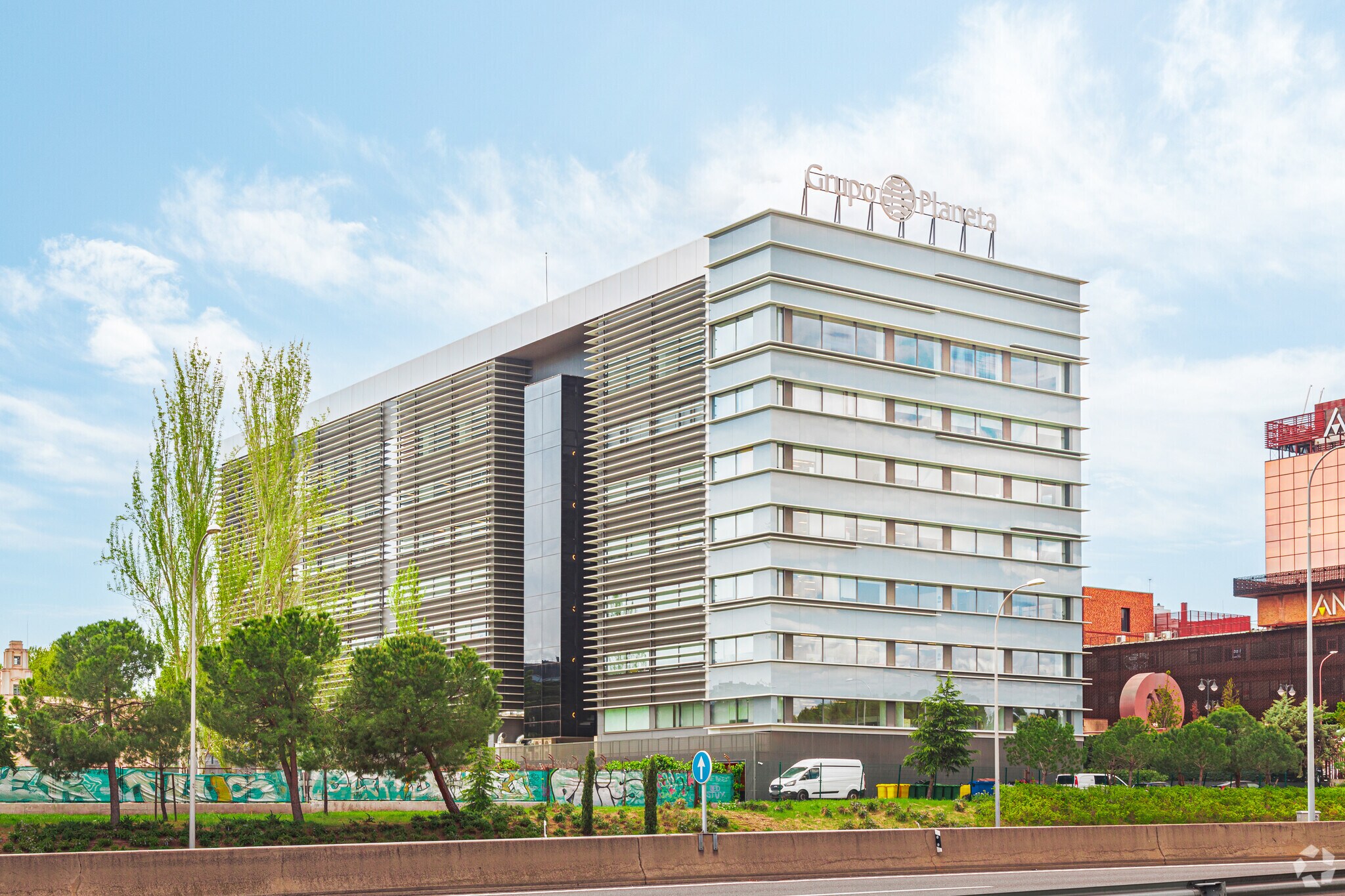 Calle de Juan Ignacio Luca de Tena, 17, Madrid, Madrid à louer Photo du bâtiment- Image 1 de 12