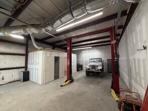 2128 Cainhoy Rd, Huger, SC for lease Interior Photo- Image 2 of 4