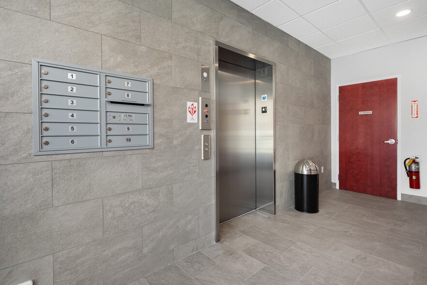 218 Willard St, Quincy, MA for lease - Interior Photo - Image 3 of 13