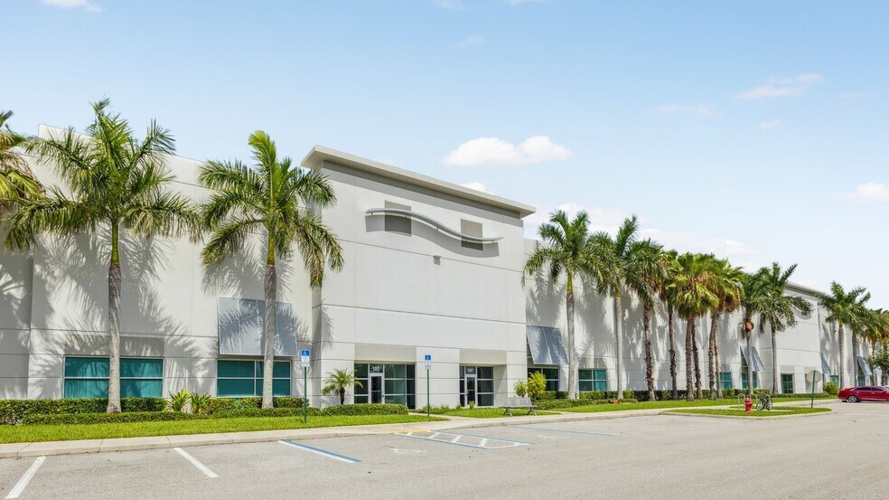 1315 N Jog, West Palm Beach, FL à louer - Photo du bâtiment - Image 1 de 2