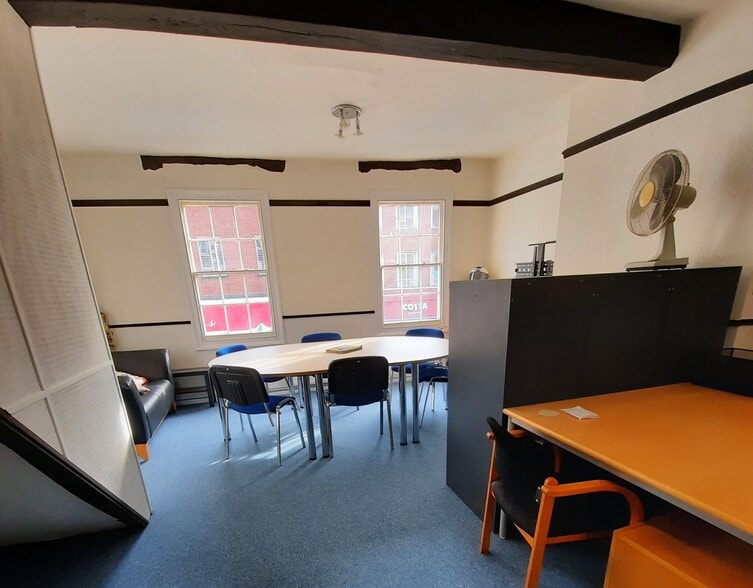 71 High St, Bromsgrove for lease - Interior Photo - Image 2 of 4