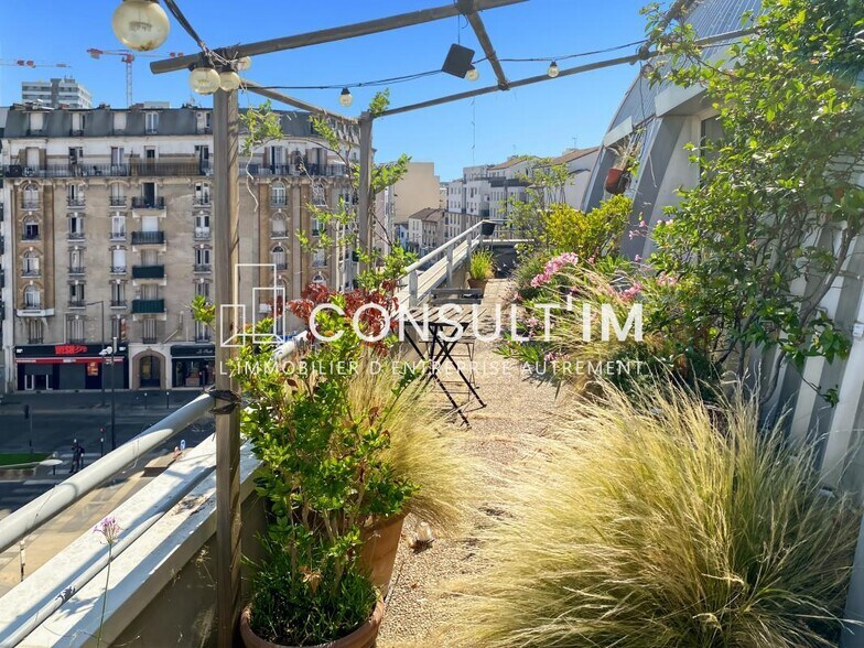 Bureau dans Saint-Ouen-sur-Seine à louer - Photo du bâtiment - Image 2 de 7
