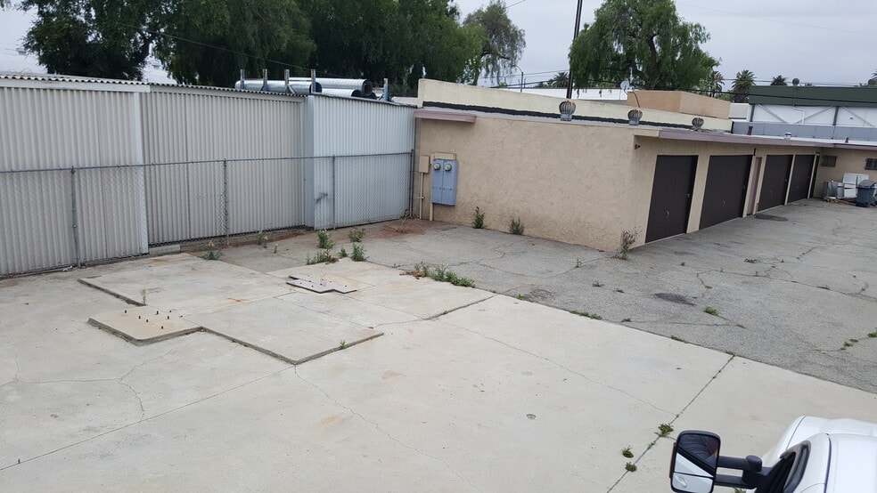 208-210 E State St, Ontario, CA for lease - Building Photo - Image 3 of 12