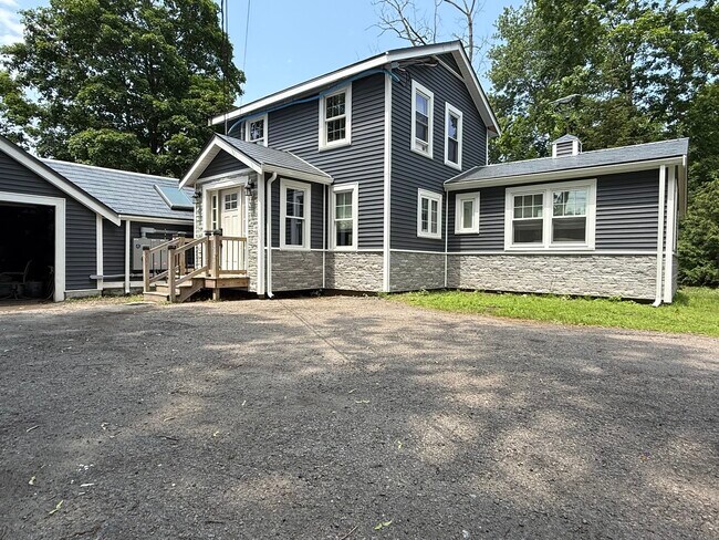 Plus de détails pour 561 Foundry St, South Easton, MA - Bureau/Commerce de détail à louer