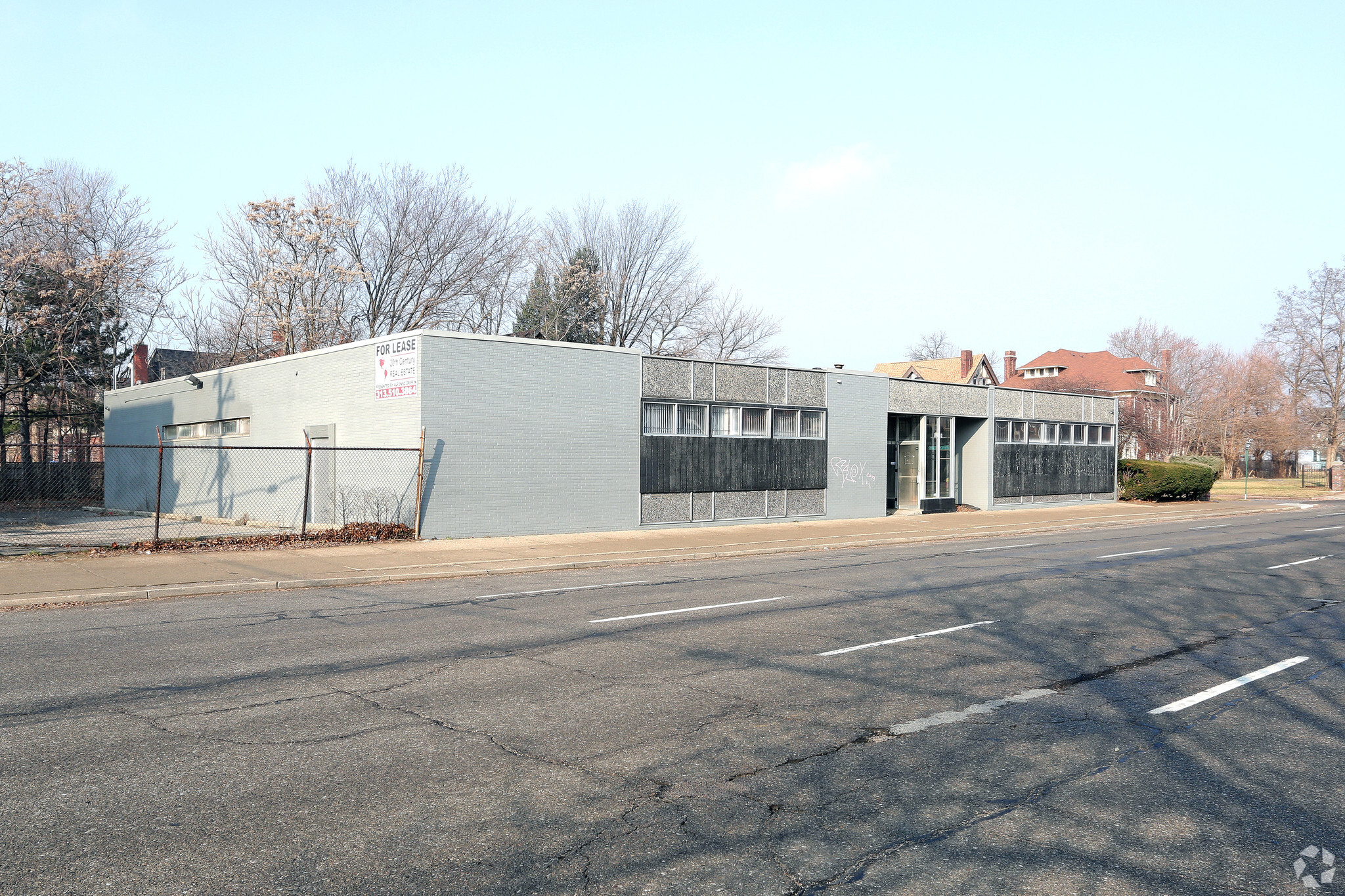 8255 2ND Ave, Detroit, MI for sale Primary Photo- Image 1 of 4