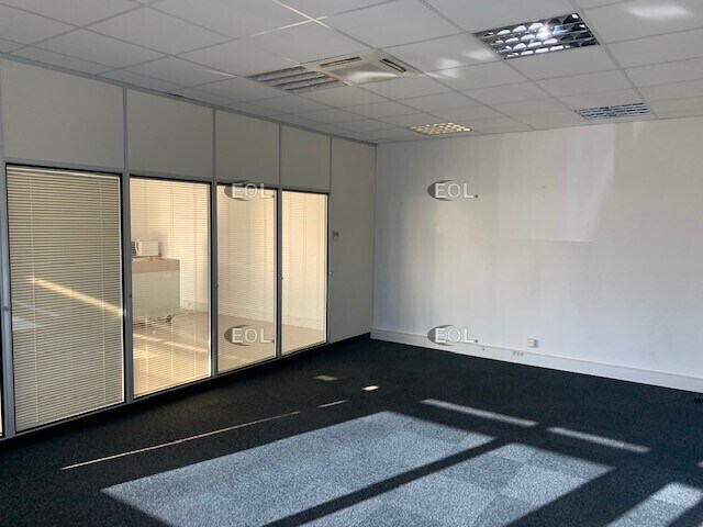 Flex dans Combs-la-Ville à louer - Photo du bâtiment - Image 3 de 21
