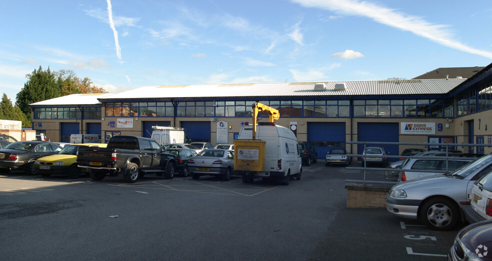 Priestley Way, Crawley for lease - Building Photo - Image 2 of 7