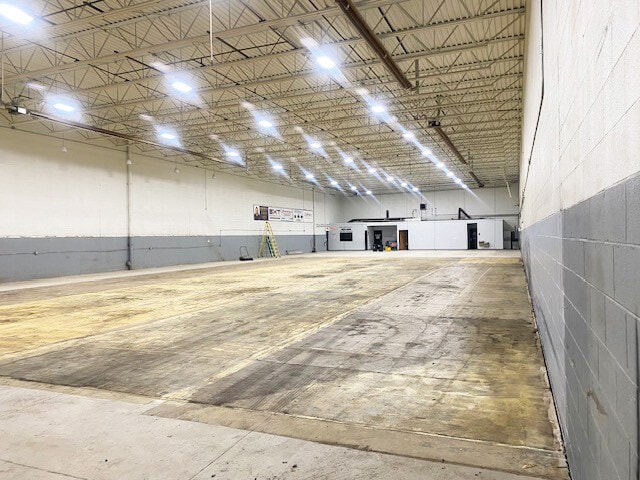46330 Erb Dr, Macomb Township, MI for lease - Interior Photo - Image 2 of 4