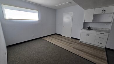 370 W 6th St, San Bernardino, CA à louer Photo intérieure- Image 2 de 7