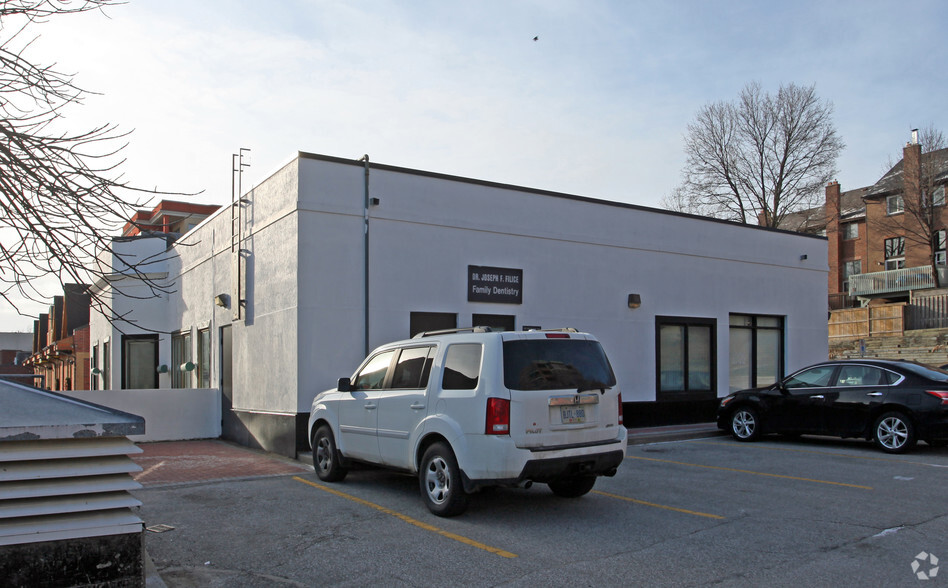 140 Woodbridge Ave, Vaughan, ON for lease - Building Photo - Image 2 of 5