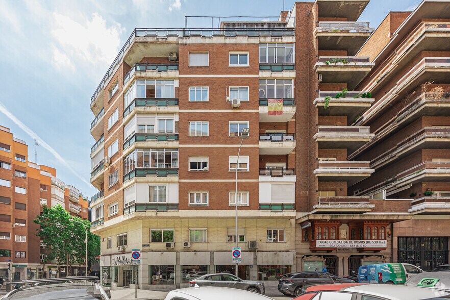 Calle Aviador Zorita, 39, Madrid, Madrid à louer - Photo du bâtiment - Image 2 de 3