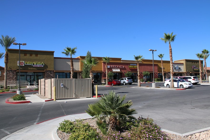 5651 Grand Canyon Dr, Las Vegas, NV à vendre - Photo du bâtiment - Image 2 de 13