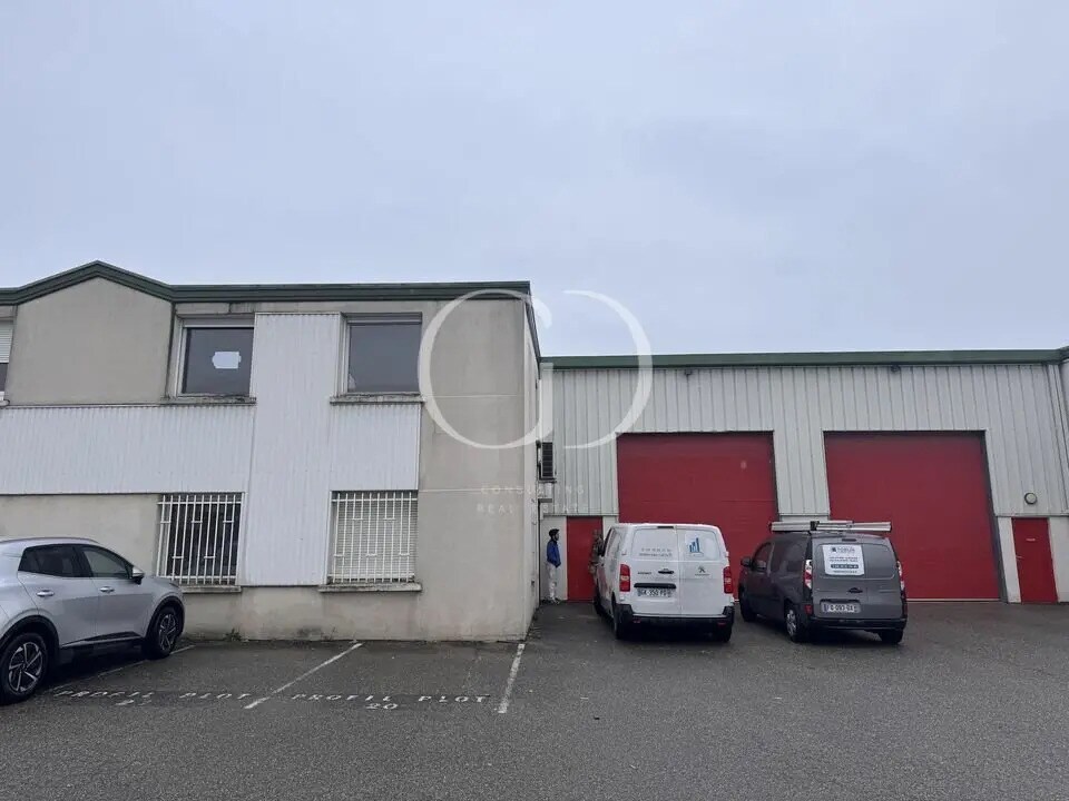 Flex dans Chassieu à louer Photo du bâtiment- Image 1 de 5