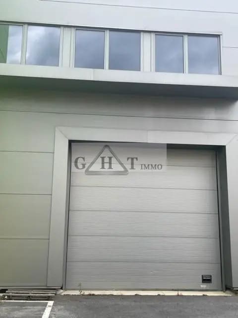 Industrial in Morangis for lease Building Photo- Image 1 of 8