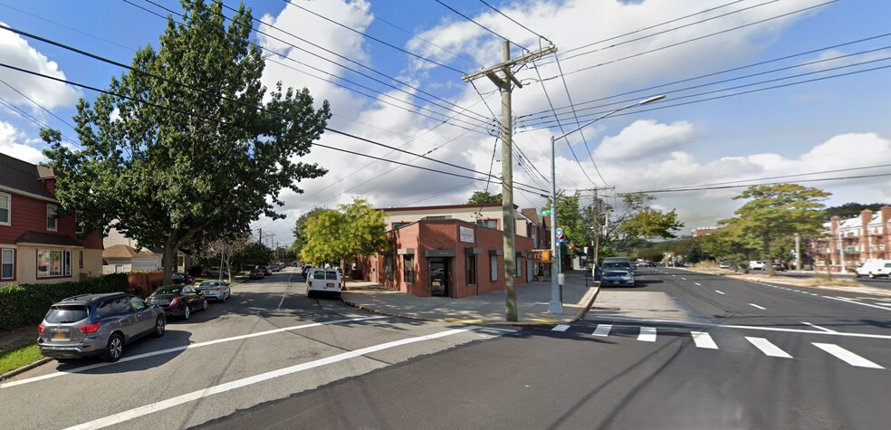 22450 Braddock Ave, Queens Village, NY à vendre - Photo du bâtiment - Image 3 de 7