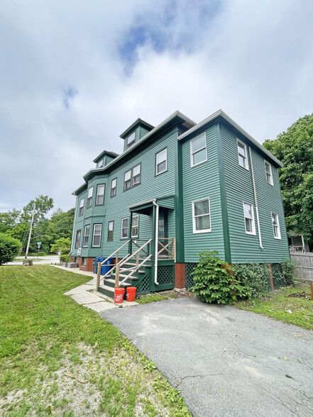 429 Deering Ave, Portland, ME à vendre - Photo du bâtiment - Image 2 de 3