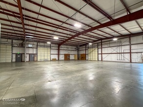 217 Pumice Ave, Redmond, OR for lease Interior Photo- Image 1 of 3