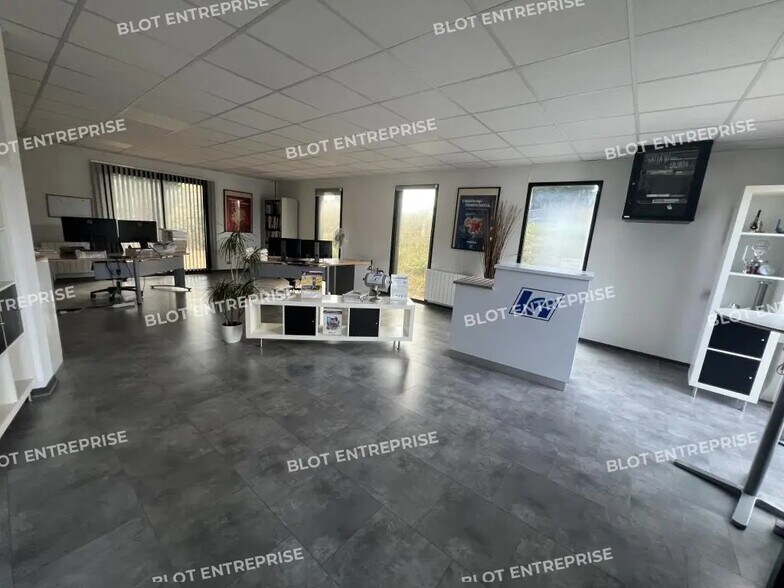 Bureau dans Rezé à louer - Photo du bâtiment - Image 2 de 12