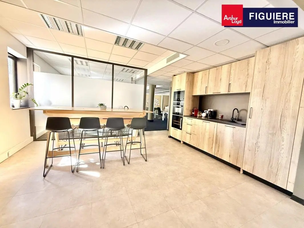 11 Cours Gambetta, Aix-en-Provence for lease Interior Photo- Image 1 of 12