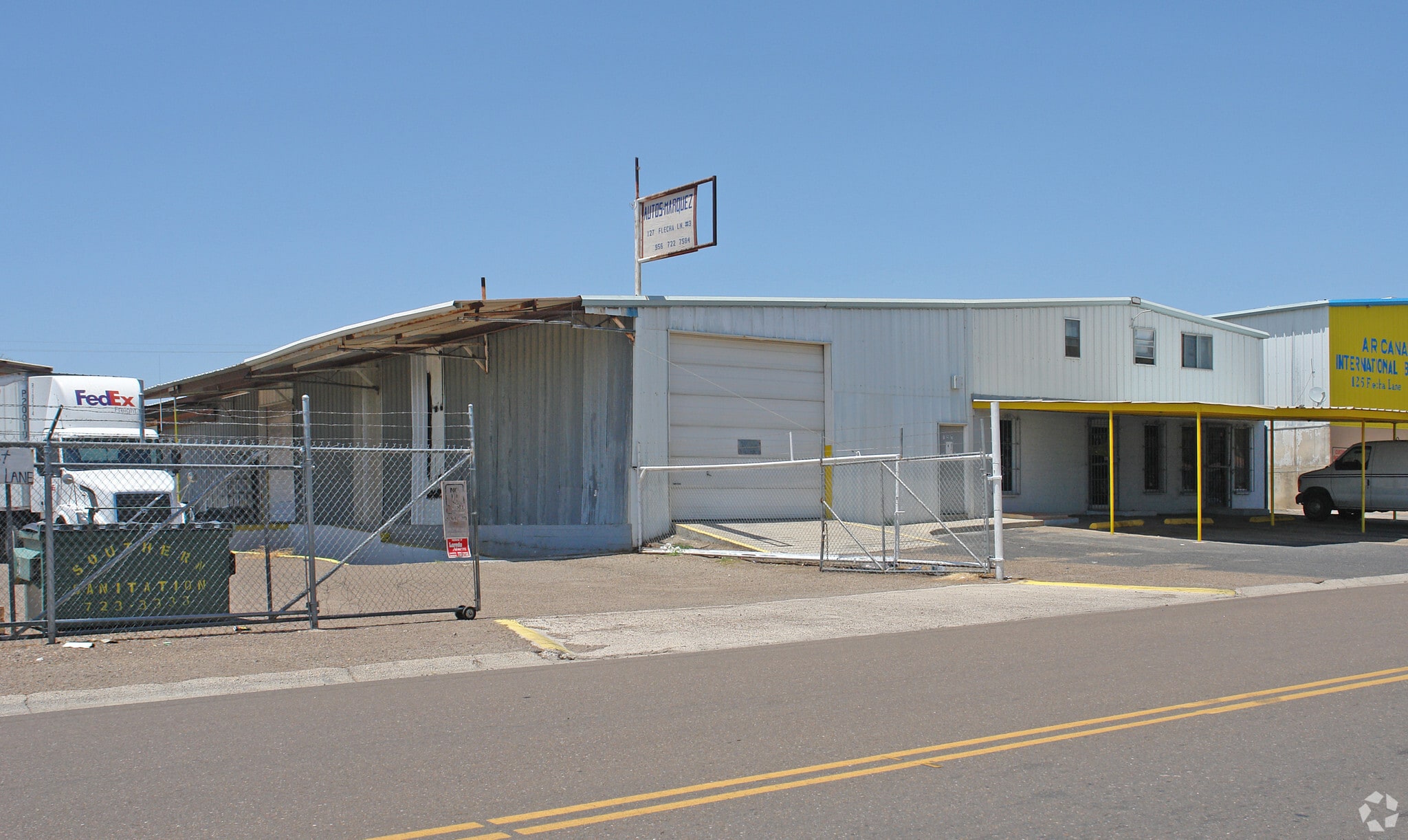 127 Flecha Ln, Laredo, TX for lease Primary Photo- Image 1 of 3