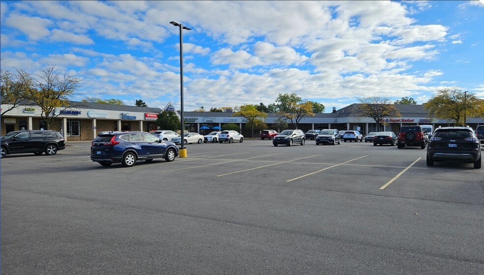 2707-2789 Plymouth Rd, Ann Arbor, MI à louer - Photo du bâtiment - Image 1 de 3