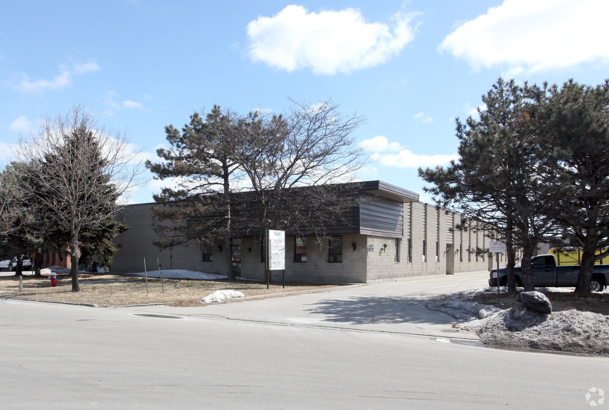 1640 Bonhill Rd, Mississauga, ON for lease Primary Photo- Image 1 of 4