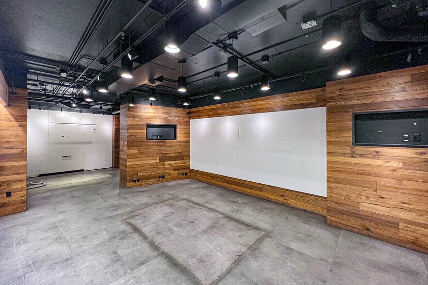 1221 SW 11th Ave, Portland, OR à louer - Photo intérieure - Image 3 de 78