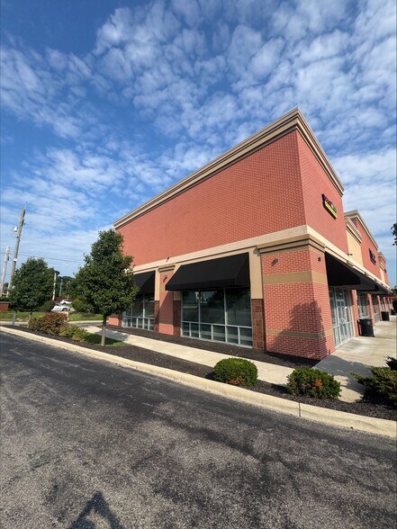 8340 Colerain Ave, Cincinnati, OH for lease - Building Photo - Image 2 of 8