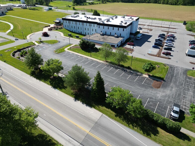 1011 W Baltimore Pike, West Grove, PA à louer - Photo du bâtiment - Image 3 de 4
