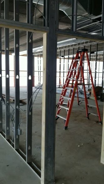 228-02-228-06 Merrick Blvd, Springfield Gardens, NY à louer - Vidéo sur l’inscription commerciale - Image 2 de 6