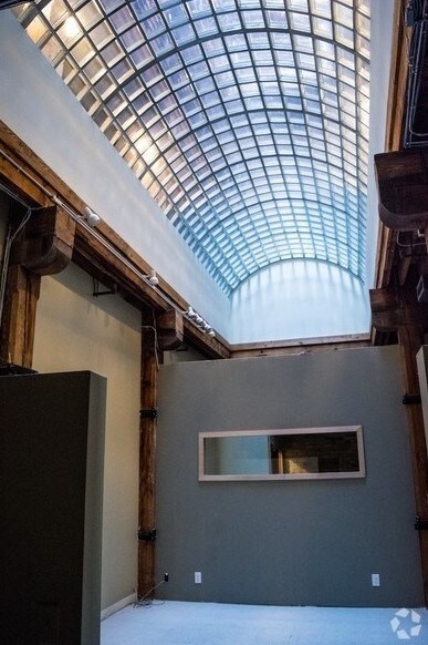 702-722 N 1st St N, Minneapolis, MN à louer - Photo du bâtiment - Image 2 de 30