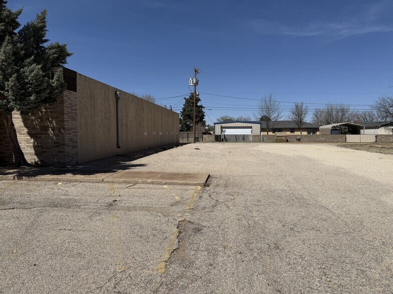 901 E Tahoka Rd, Brownfield, TX à vendre - Photo du bâtiment - Image 2 de 12