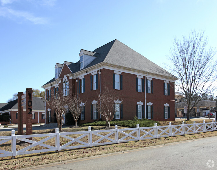 102 Springfield Dr, Woodstock, GA for sale - Primary Photo - Image 1 of 1