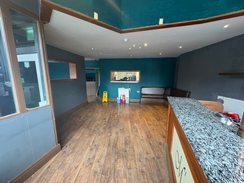 558-560 Burnley Rd, Rossendale à vendre - Photo intérieure - Image 2 de 4