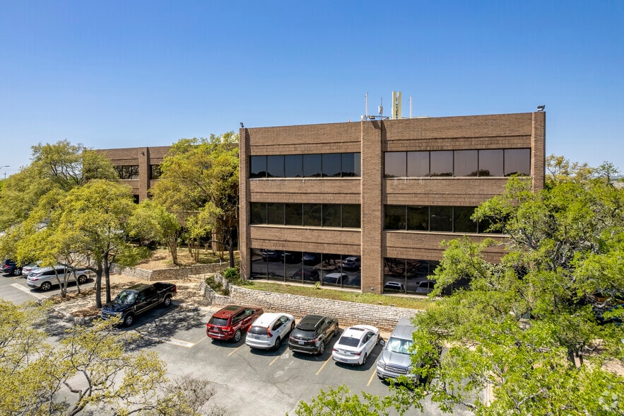 14800 San Pedro Ave, San Antonio, TX à louer - Photo du bâtiment - Image 1 de 5