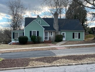 Plus de détails pour 203 W Nash St, Louisburg, NC - Bureau à louer