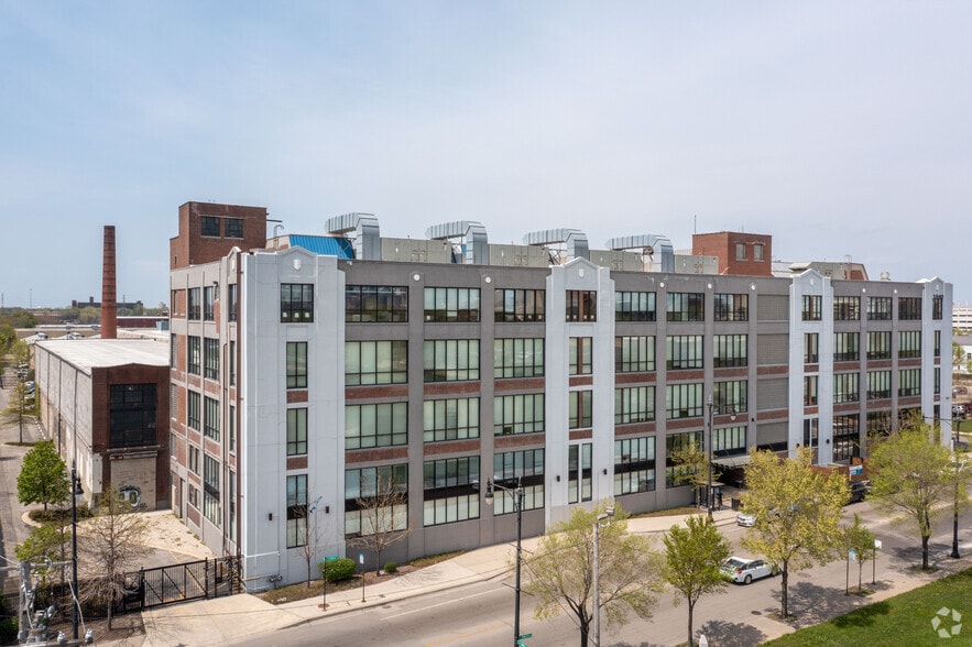 1340 S Damen Ave, Chicago, IL à louer - Photo du bâtiment - Image 3 de 10